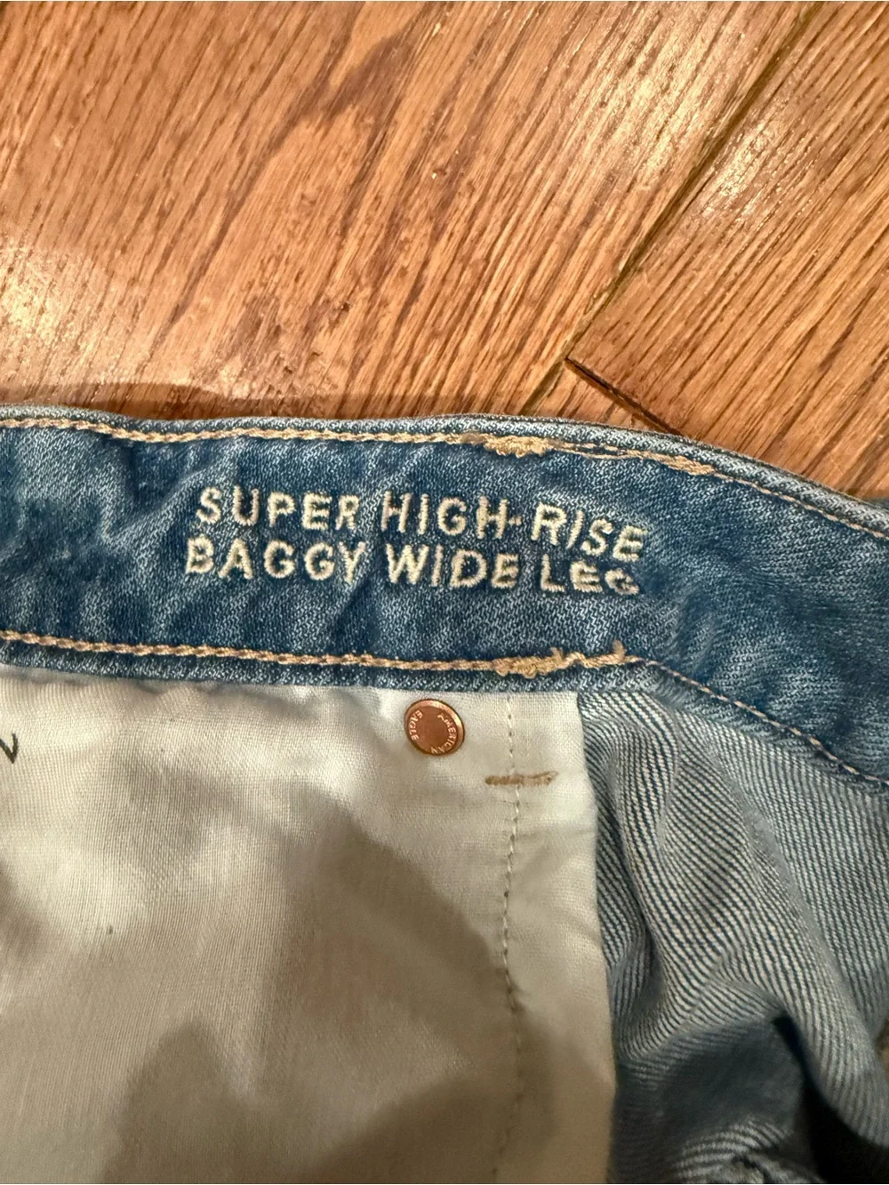 American Eagle High-Waisted Baggy Wide-Leg Jean - Blue - Picture 6 of 7